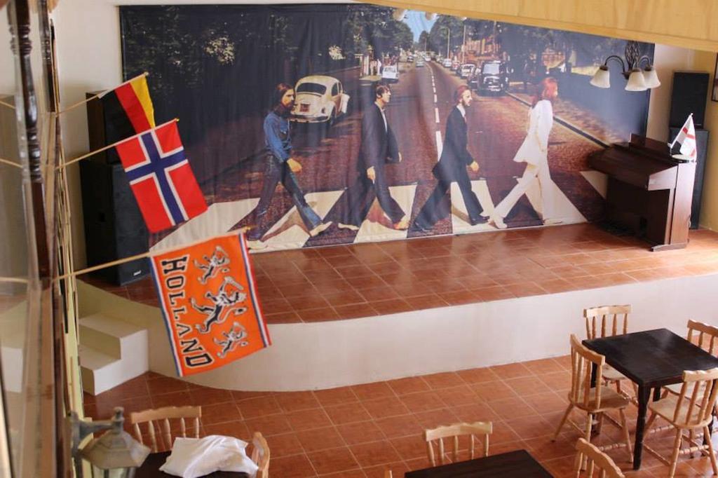 Hotel Yellow Submarine Пунта Аренас Екстериор снимка