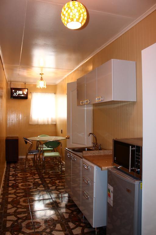 Hotel Yellow Submarine Пунта Аренас Екстериор снимка